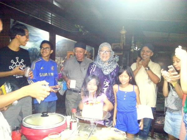 Met ultah bunda <a href="/veceha/">Bunda Iffet Sidharta</a>