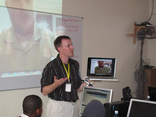 grahamwlea's tweet photo. One more pic from family technology education day in #Dadaab @mrbrenlea @UBC_LLED @CafeLandmark http://t.co/LpzVuZHHyb