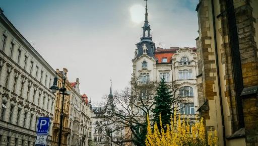 InsightVacation's tweet photo. 24 hours in Prague with @CarolACain of Girl Gone Travel and @expedia: http://t.co/J8oVVdbbzD #insightmoments http://t.co/47Q4khDEQ8