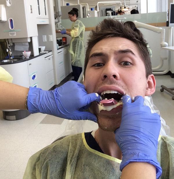 ColoradoASDA's tweet image. #ThrushWeek continues w/ our dental school selfie competition! Lets see ur best duckface, mirror pose, or clinic pic!