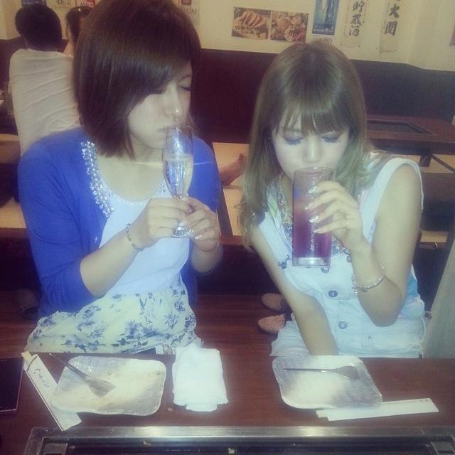 もんじゃたべたときー ガールズトークってたのしいよねー 悩みは尽きないけど女の子と 話すとおちついてくるーん。 酔っ払いだからはやくねよーっとん。ぷん http://t.co/7ux1lV1vEA