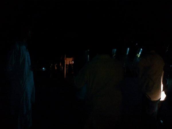 Salute to #AzadiMarchPTI at Sindh/Punjab border sittin peacefully for 12+ hrs PEACEFULLY need a visa to enter PUNJAB?