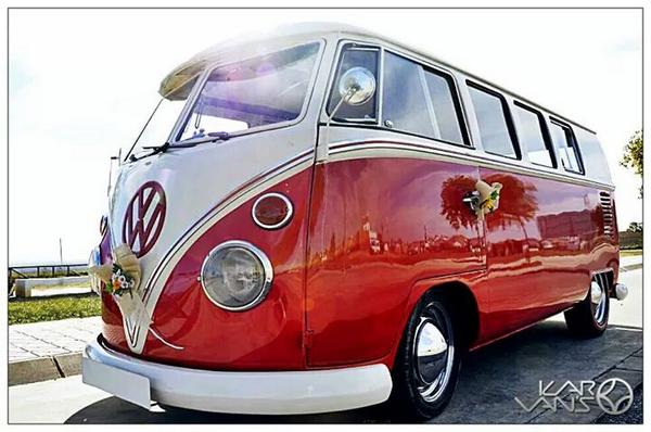 Te gustaría ir a tu #boda en esta #VWT1?  Escríbenos a info@karvans.com y pídenos presupuesto. #alquiler #eventos