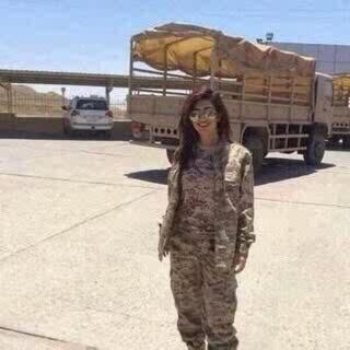 XXLRiyadh's tweet photo. #تأنيث_القطاعات_العسكرية

شكلي وانا بالعسكريه 😊😚😂 http://t.co/5tyS7JyFxn
