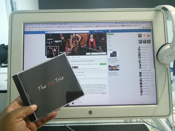 roemezilas's tweet photo. Look what I just got in the mail!...
My copy of The Rio Trio's new recording! http://t.co/5UtNl49OsS