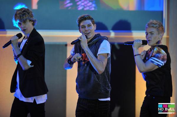 NOBULLcontest's tweet photo. hey @TCCarter23... you were killin it! @afterromeo @TeenVideoAwards #NOBULLnation http://t.co/u58k2Tj7hL