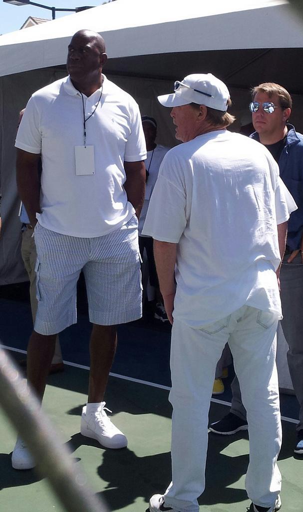 Bu3tGO4CcAAGb-N.jpg:large