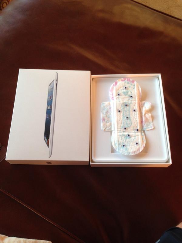 UncleRico_426's tweet image. S/O to my sister for giving this to my mom as a birthday present #EyePad #Punny