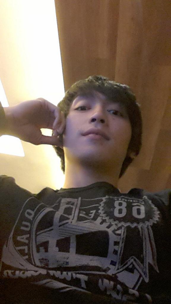 rejaz's tweet photo. #selfie #model #priaindonesia #narsis #activity #man http://t.co/qm5Jn4lKlH