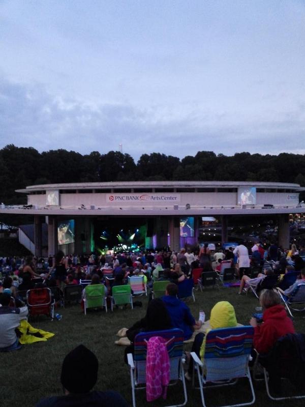 Monaper29's tweet image. Before the rain. #Daughtry #PNC #NJrain