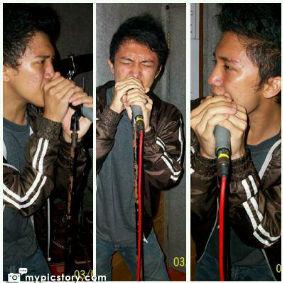 Ceunx's tweet photo. Nyanyi apa ℳά̲υ͡ beraaak, ngeden gtw.. Wkwkwk @RiefqiLabel @irvan_desi @irfanvauzan http://t.co/TRcFmQuEmE