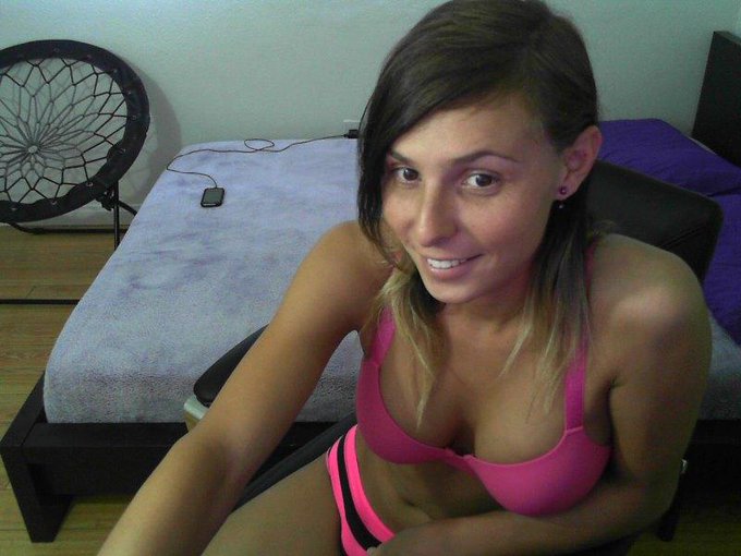 Live on Chaturbate!  http://t.co/CwGOQVwv4V http://t.co/7CHexGpHLK
