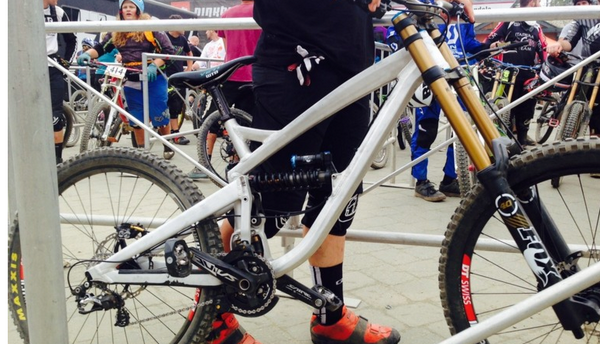 VitalMTB's tweet photo. Prototype @YetiCycles DH Bike with Switch Infinity Suspension: http://t.co/IDUUAcNGUS http://t.co/QKvROPmIi2