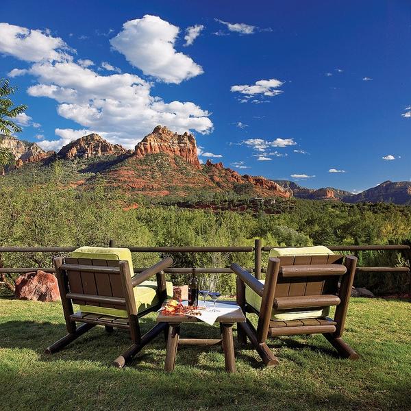 hiptravelmama's tweet photo. 5 hrs left to enter to win @LaubergeSedona luxury weekend getaway. Here’s how: http://t.co/EIHa5mrCEB #parenttimeout http://t.co/pZGQeLg24x
