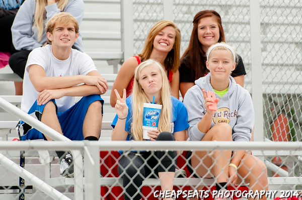 CheapSeatsPhoto's tweet photo. Serious #CelebSighting at #FoxHS Saturday! @ChaseKaido @karli_allen47 @elle_SMILEYface @kayleerianne @SILLYesSTRING http://t.co/CmVamwlkCZ