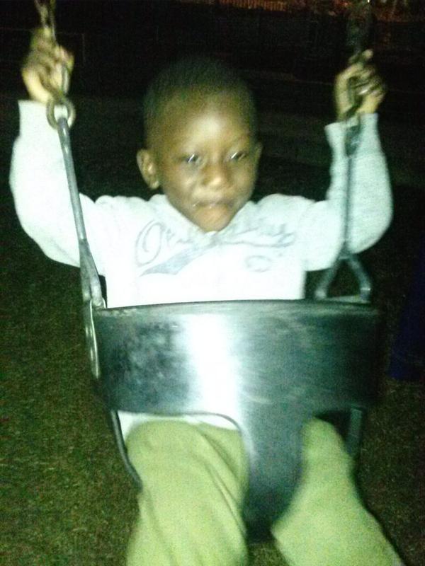 KINGMARRION_'s tweet photo. my little bro at the park http://t.co/DO2m29xDs2