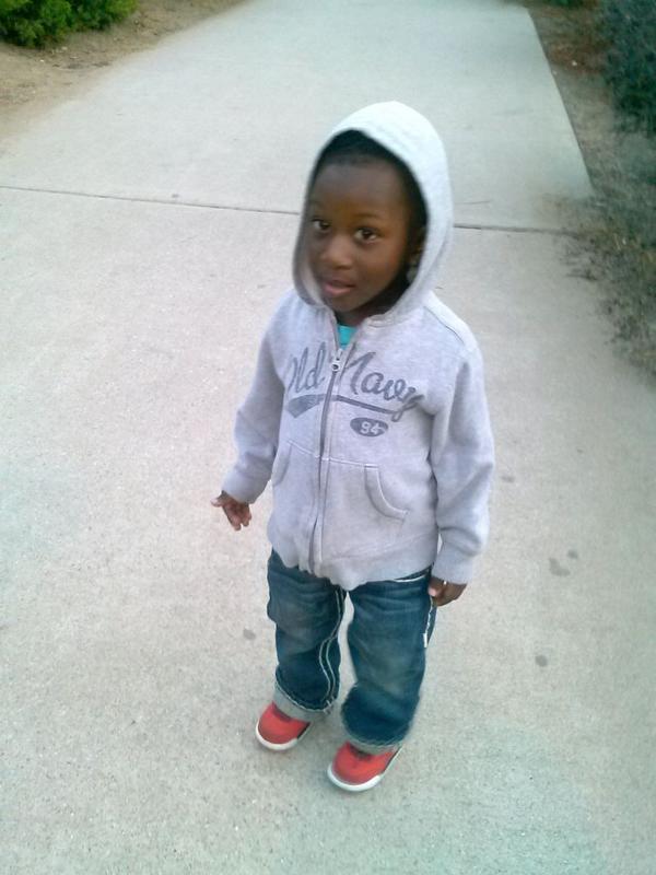 KINGMARRION_'s tweet photo. my little bro at the park http://t.co/DO2m29xDs2