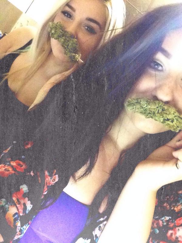 sszalaay's tweet photo. โ@DabGodBaby: Quote this with your stoned selfies :) #ShowMeYourHighFaceโ http://t.co/zVXN6h9Ozq
