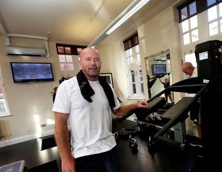 Sending a big Happy Birthday to Speedflex Ambassador Alan Shearer today!   