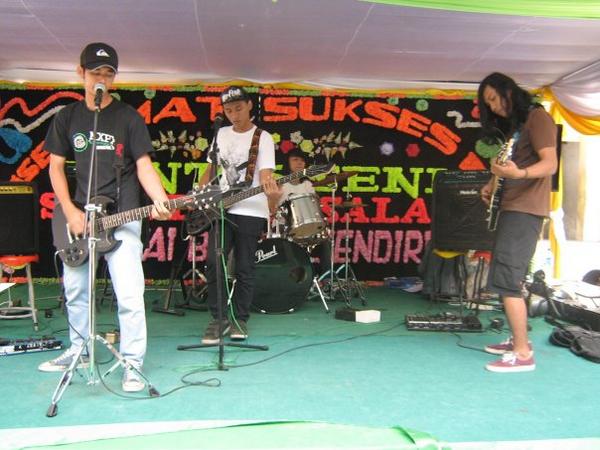 haha anak ben RT <a href="/driezskeptic/">Muhammad Idris</a> hantu belau haha <a href="/okiyutama/">Oky Yutama</a> <a href="/ardibetterdeath/">ardi unanswered</a> <a href="/rezalevinot/">Mhd Reza Fahlefi</a> <a href="/Heri_BDE/">Heri setiawan</a>