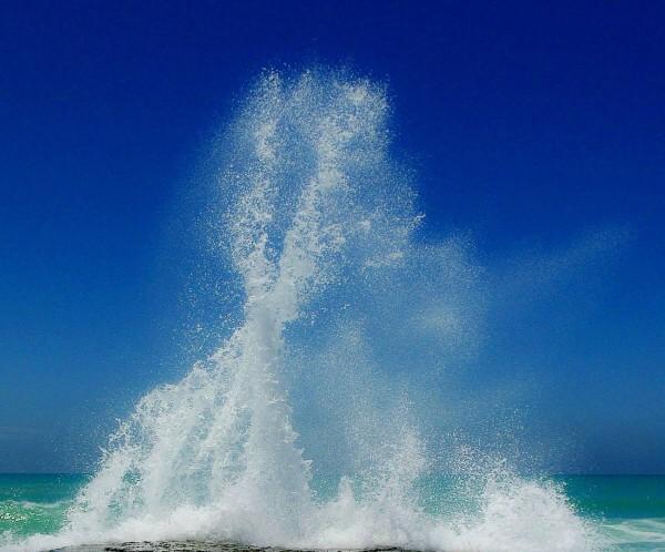 FUGaming's tweet image. By the end of the year, our server will make a BIG SPLASH in the Minecraft Server world. #TellEverybody