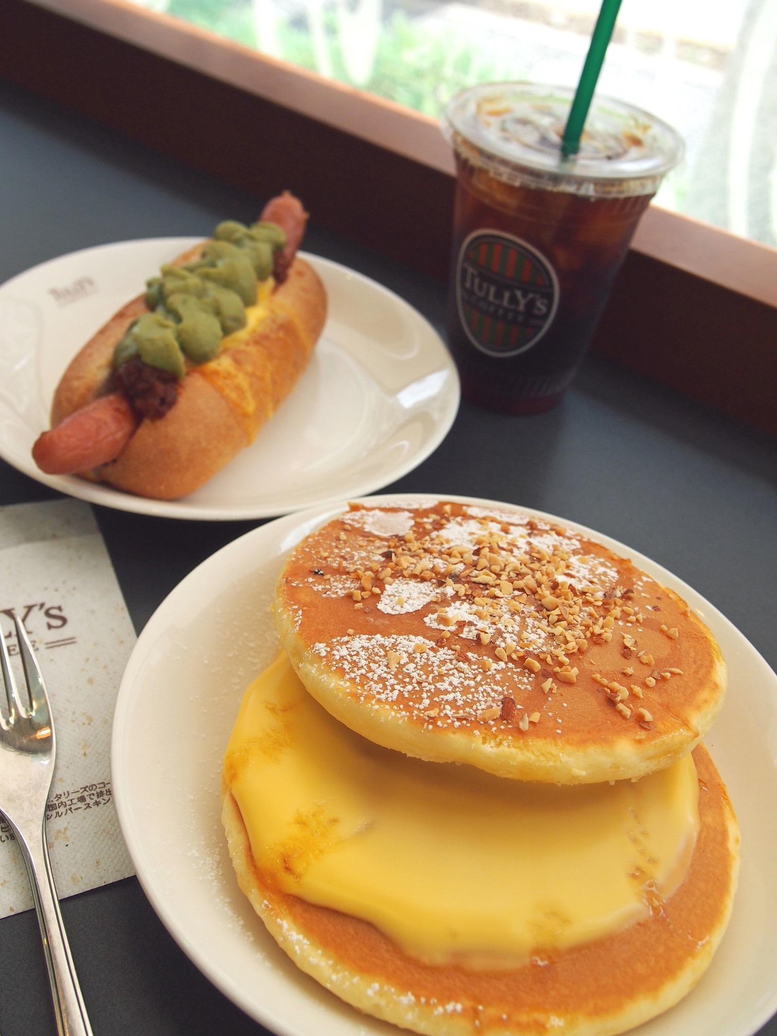 タリーズコーヒージャパン株式会社 お食事系パンケーキ T Sパンケーキ チーズハニーと ボールパークドッグ アボカドチリビーンズ ご家族やお友だちと一緒にシェアして食べるのもいいですね V アボカドチリビーンズ450円 パンケーキ チーズハニー