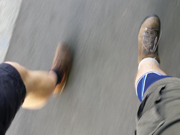 DaveJ_Price's tweet image. best foot forward. shame it&apos;s not my best knee. not that the other is much better @IntSales_AM so quick he&apos;s a blur!