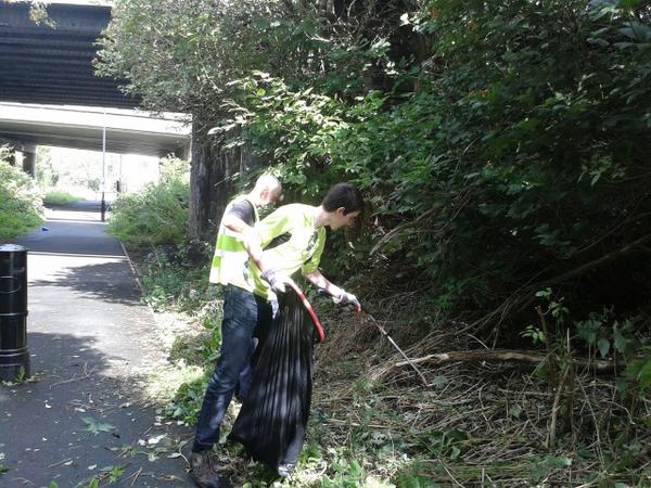 SusNEsupport's tweet image. Out today with some of our amazing volunteers litter picking and cutting back vegetation on NCN 10 in Percy Main.