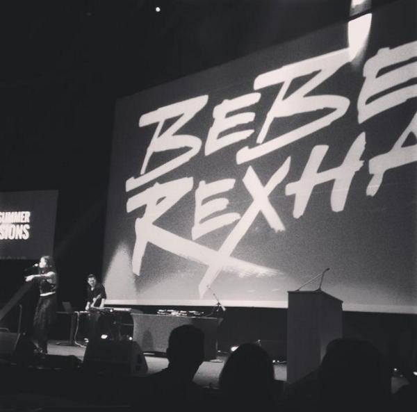 BebeRexhaSpain's tweet photo. Bebe yesterday in Atlantic City. http://t.co/BQ9Jg18QAN