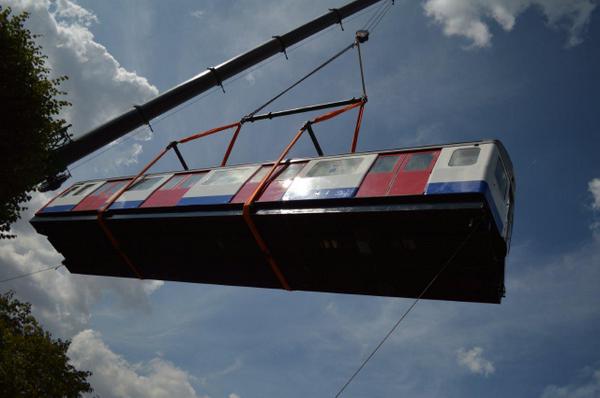 Lifting a 19t Underground Railway Carriage! #lifting #greatshot #london