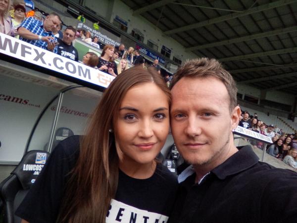 conman63's tweet photo. Great to meet Eastenders star @jacquelinemjos at the @Sellebrity_UK football match with @sbx she's a lovely lady :) http://t.co/EVT5N7m3EN
