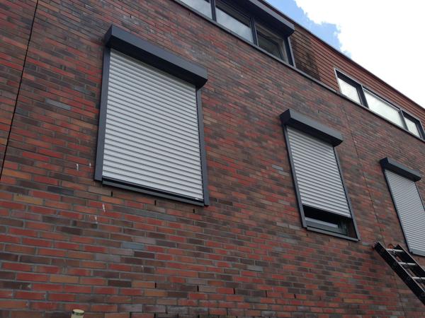 Rolluiken geplaatst in Voorschoten.Warmtewerend &amp; energiebesparend. Aug. gratis montage actie! zonservice.nl/zonwering/