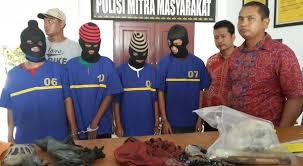 jouchejose's tweet photo. Sapi ud ga laku lg?"@SINDOnews: "MD" Jual Daging Korban Mutilasi hanya untuk "Service" Motor http://t.co/AsYJpk9oVL http://t.co/VmInRZSW0f"