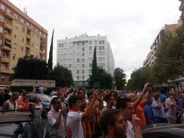 EliPrimavera's tweet photo. #Limnoabandones Mestalla en directe! @valenciacf @levante_tv @Radio_CHE @radioesport914 http://t.co/7JasfCvqgL