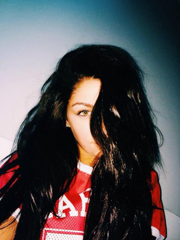 fircbird's tweet image. Lalala 😇