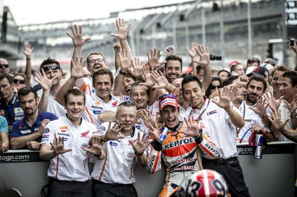 redbullmotors's tweet photo. Running out of fingers: http://t.co/nEgBkgoYtn #MotoGP http://t.co/7ZZqO4xyMB