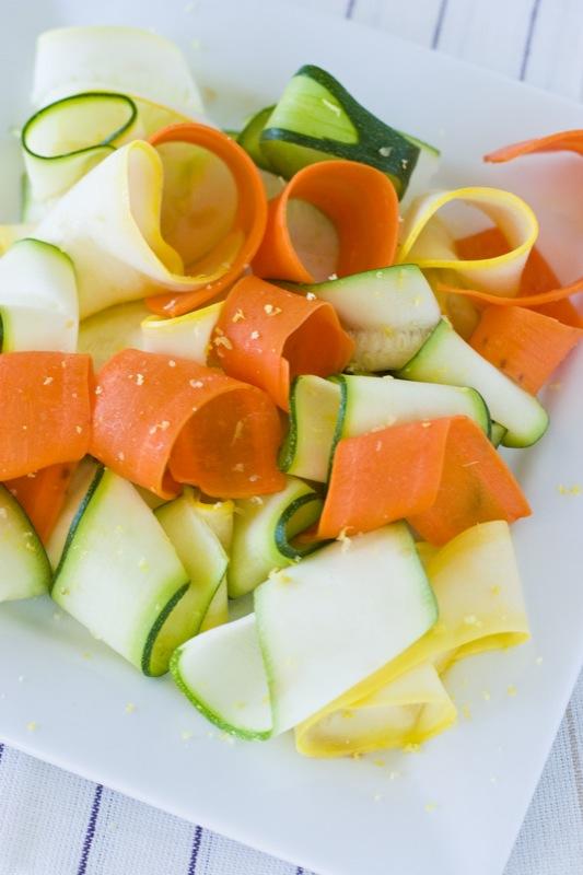 delightgfmag's tweet image. #GlutenFree #Recipe of the Week: Zucchini, Squash and Carrot Ribbon Salad - eepurl.com/0vONL #Gfree #GF