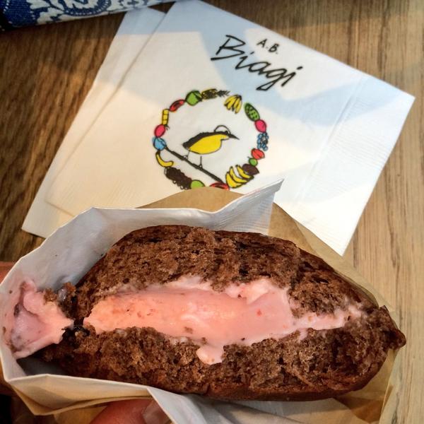 GigiBlueNYC's tweet photo. Having dessert b4 lunch today.  Trying pressed gelato sandwich at @ABBIAGI.  Strawberry Yogurt w/ Chocolate Brioche. http://t.co/LIjqpSsPO0