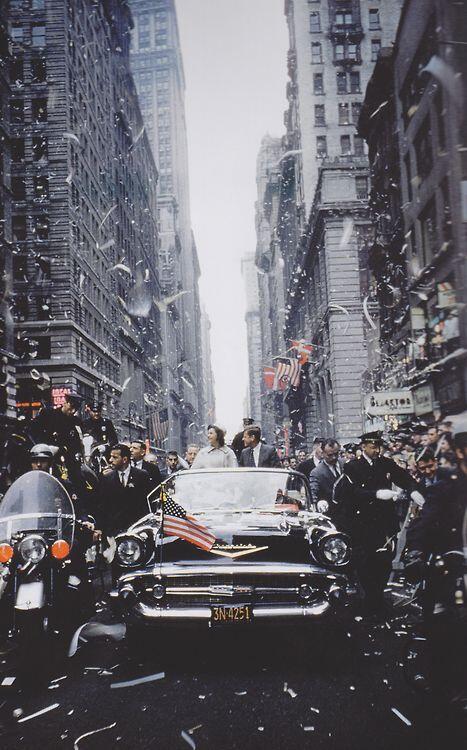 HistoryInPics's tweet image. Jackie and John F. Kennedy celebrate, 1960