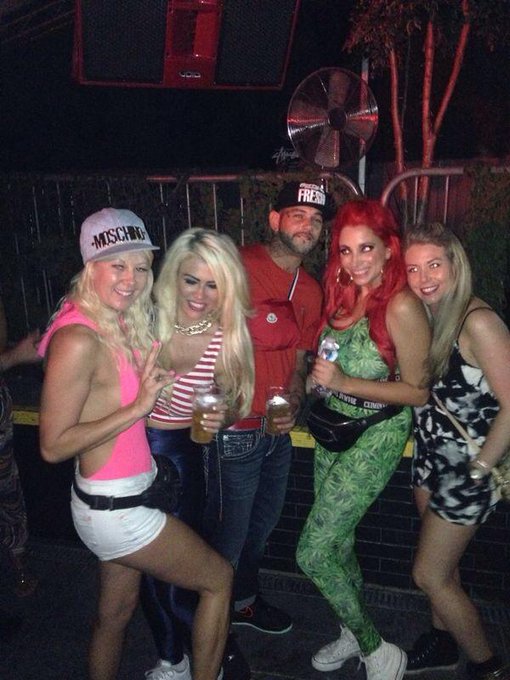 Best birthday ever!!!! Love my mates so much!! http://t.co/YeBpVgGCku<a href="/tag/girllove"class="tags"><span>#girllove</span></a>