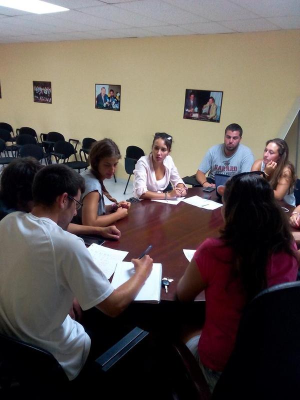 TorneoNocturnoB's tweet photo. La organización del torneo trabajando duro para ultimar detalles y hacer un torneo espectacular. #TorneoNocturno http://t.co/SmmsST4uMS