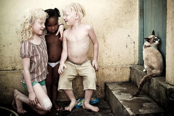 oliberal's tweet photo. O fotógrafo Alexandre Severo foi uma das sete pessoas que faleceram na queda do avião: http://t.co/wwwao9mjud http://t.co/fgxcFRC1rQ