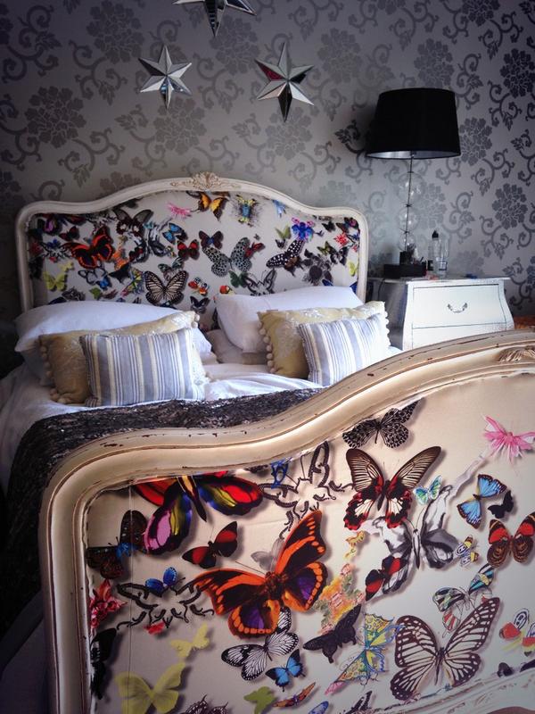 CrackingDesign's tweet image. Take me to bed or loose me forever!!! Well if you have a couple of spare hours might as well "Lacroix" it darling!