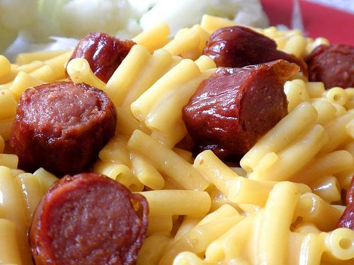 kraftdinner's tweet photo. Sandwiches are boring. Bring a fun lunch to school instead. #tipsforgrade9s #KraftDinner #LetYourFunOut http://t.co/E2yByDkieN