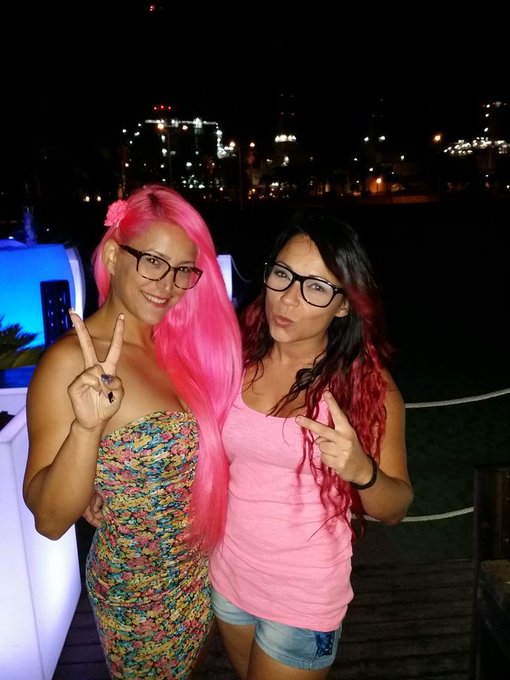 Tomando unas copillas con @JennyOnex @maxcortesX  y esperando a la cuqui @MontalbanCamila http://t.c<a class="tags" target="_blank" title="On Twitter" href="/?out=eyJ0eXAiOiJKV1QiLCJhbGciOiJIUzUxMiJ9.eyJpYXQiOjE3MjA3OTEyNjMsImlzcyI6InR3cG9ybnN0YXJzLmNvbSIsIm5iZiI6MTcyMDc5MTI2MywiZXhwIjoxNzUyMzI3MjYzLCJyZWRpcmVjdF91cmwiOiJodHRwczovL3R3aXR0ZXIuY29tL0plbm55T25leCJ9.qn7efxRQGWFC5BXWD_89o8vUoB4-eQ671ZDTXECJ8muPiADaUpEOzR6wJdm2CYMCynD7Q9JUuq0xXv8OoHbubg">@JennyOnex</a><a class="tags" href="/tag/maxcortesx">@maxcortesx</a><a href="/tag/franco"class="tags"><span>#franco</span></a><a href="/tag/exhumacionfranco"class="tags"><span>#exhumacionfranco</span></a>
