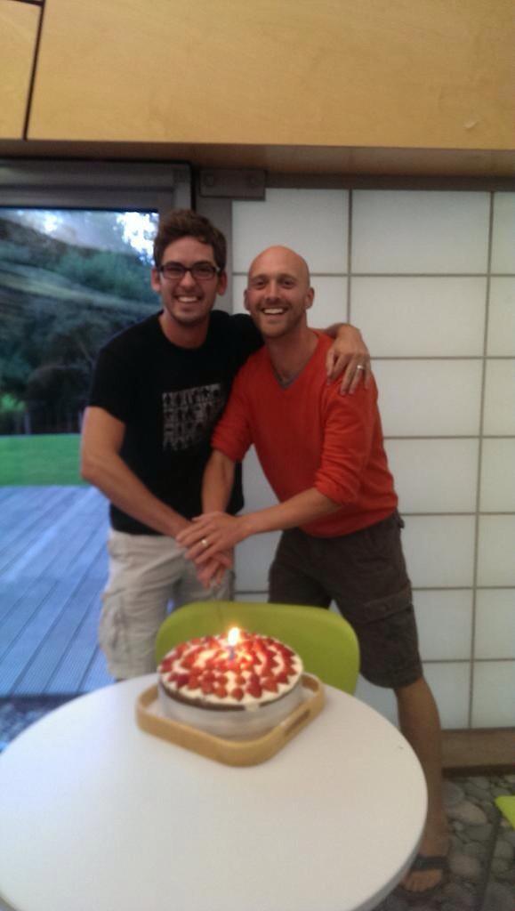 wesleyburden's tweet image. Top #codeHarbour tonight. Thanks to Jake, great talk and @CampaignMonitor for pizza, drinks and this birthday cake!