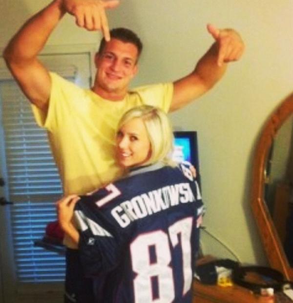 Football_Rush's tweet image. #Gronkowski #FantasyFootball ADP ranking to decline?? #patriots  fantasyfootballrush.com/showthread.php…