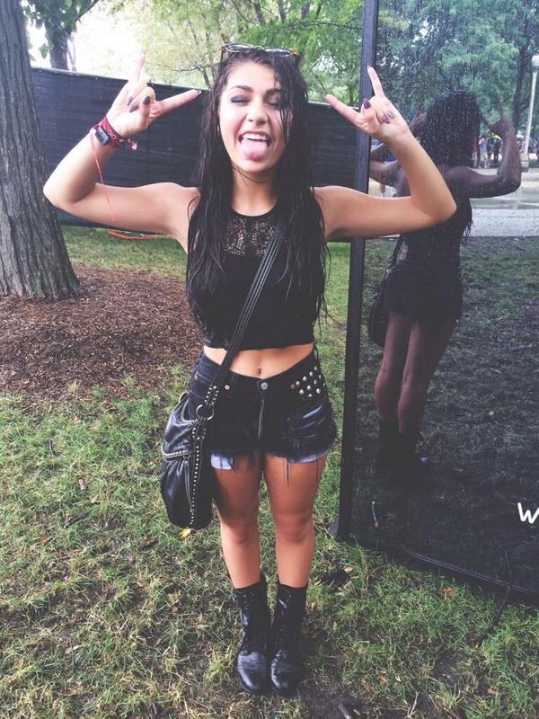 fircbird's tweet image. FLOP. 😖