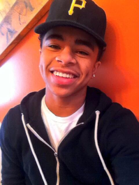 HttpB00ty's tweet image. 😁😴...