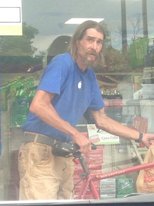 Keely_mes's tweet image. Good ol apple company employees 😀 #serviceonthego?